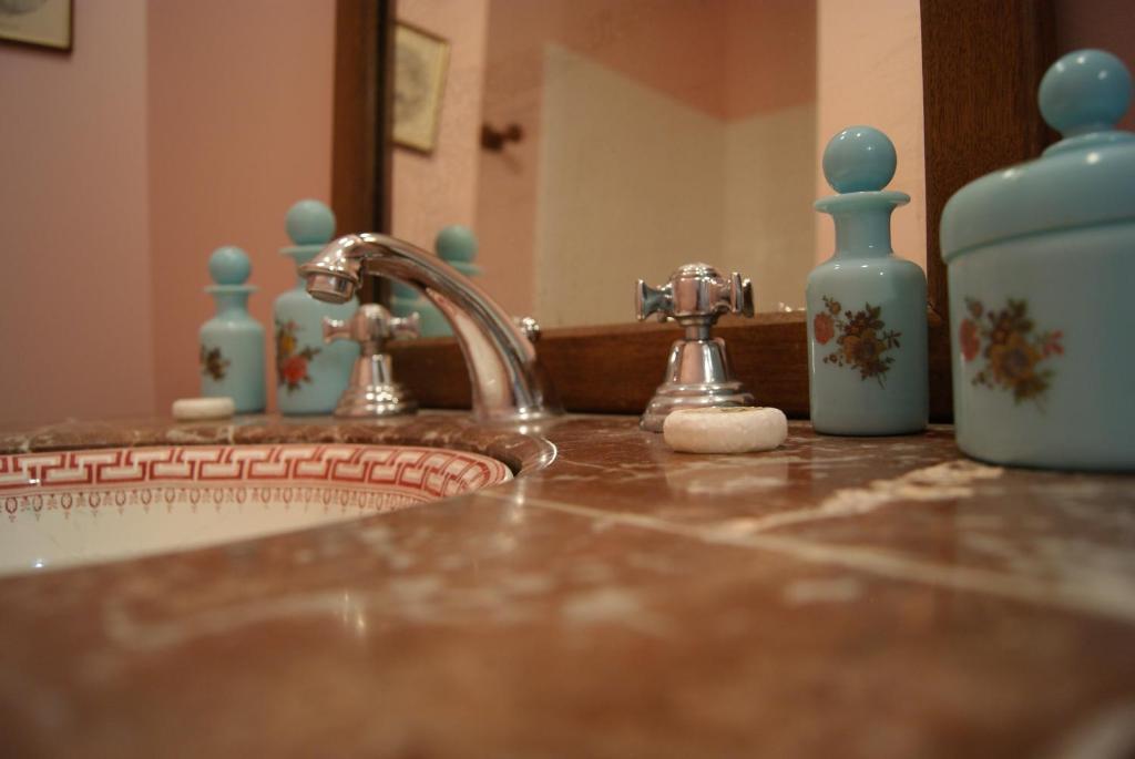 Logis Hotel - Restaurant La Marbrerie Caunes-Minervois Phòng bức ảnh