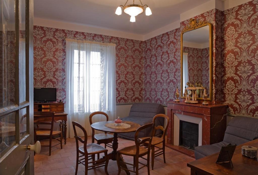 Logis Hotel - Restaurant La Marbrerie Caunes-Minervois Phòng bức ảnh